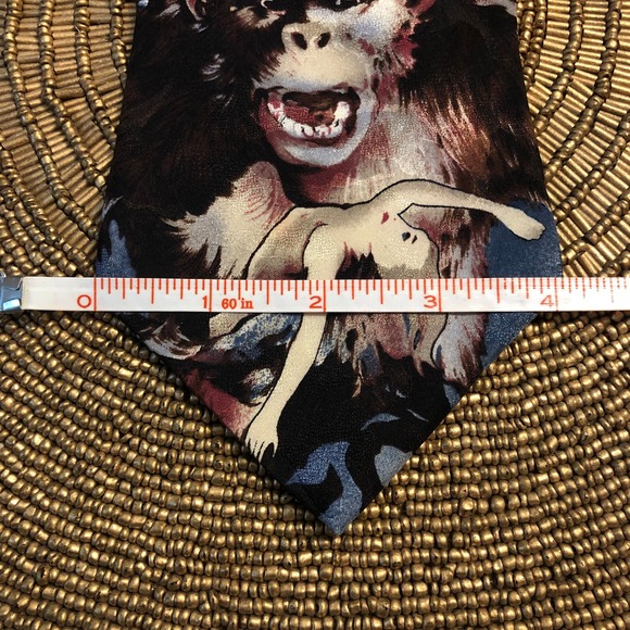 American Film Classics Men's Tie 90s 1992 King Kong (Old Movie) Silk Necktie - Picture 8 of 8